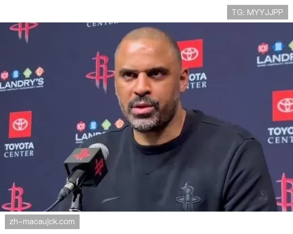 乌度卡防守沟通体系瓦解，范弗利特伤缺致换防混淆频现