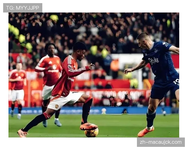 曼联前场三人压迫：同步压迫时机与截断直塞通道效率